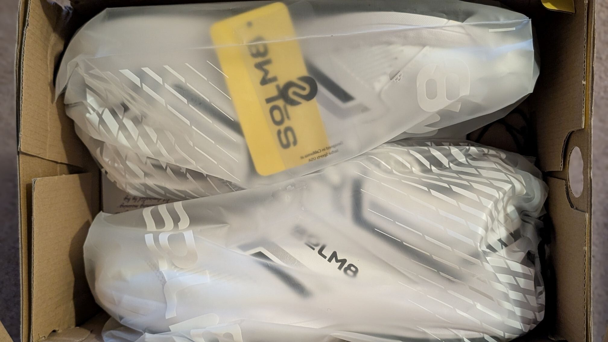 solm8 cricket shoes product opening in box