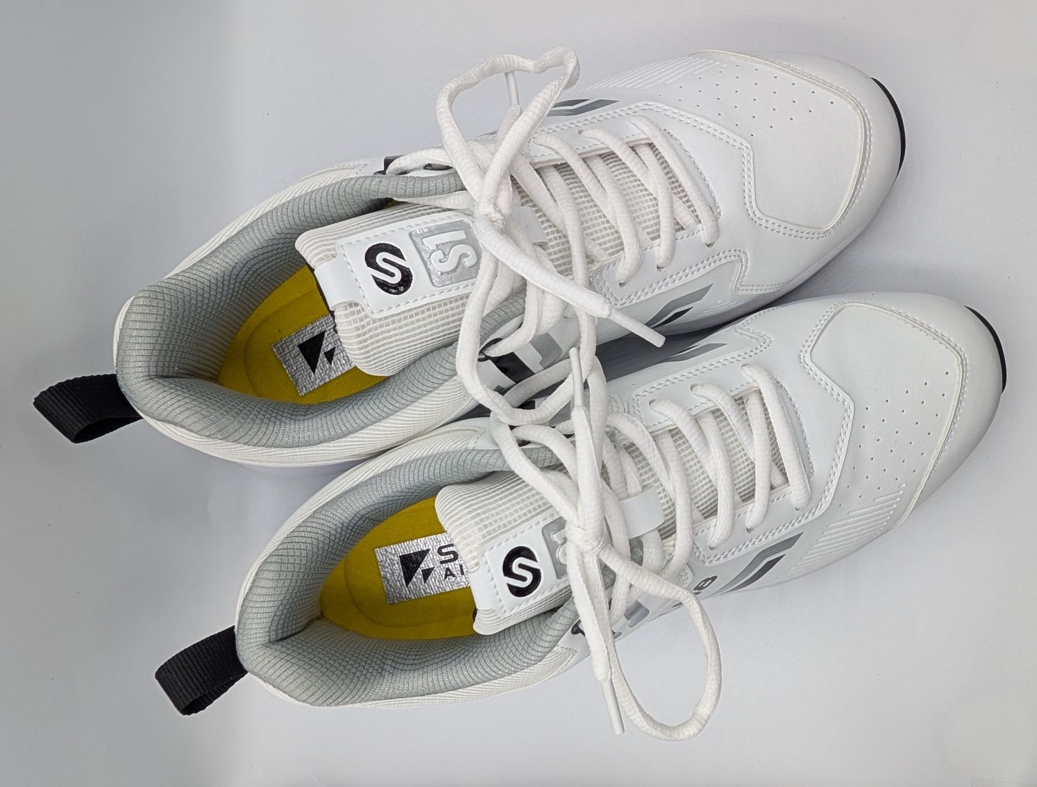 top down view of solm8 s1 rubber spikes size in us 10d